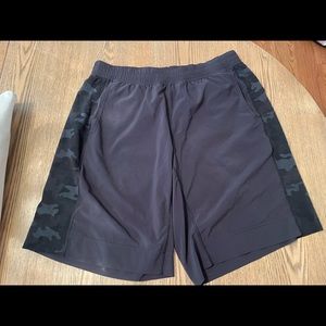 Lululemon shorts almost new